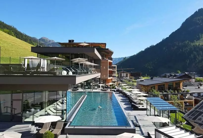 Das Edelweiss  Salzburg Mountain Resort
