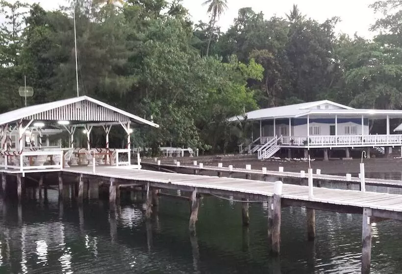 Driftwood Resort