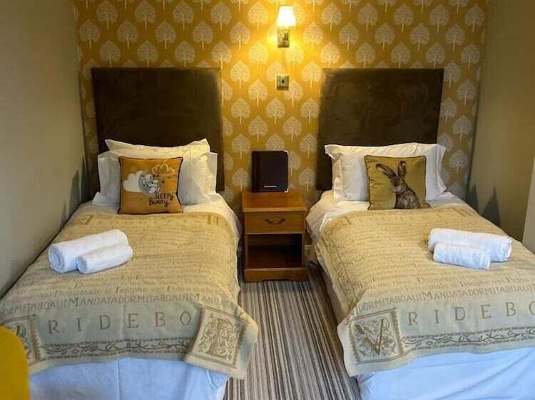 Отель The Ardingly Inn