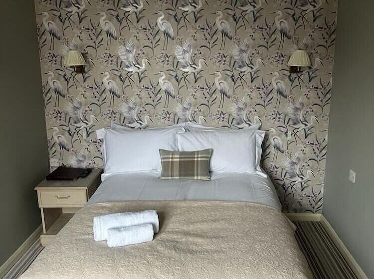 Отель The Ardingly Inn