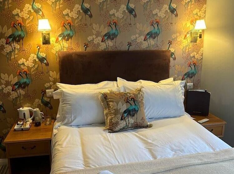 Отель The Ardingly Inn