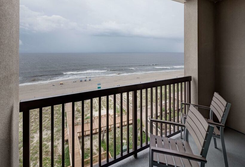 Отель Hampton Inn & Suites Carolina Beach Oceanfront