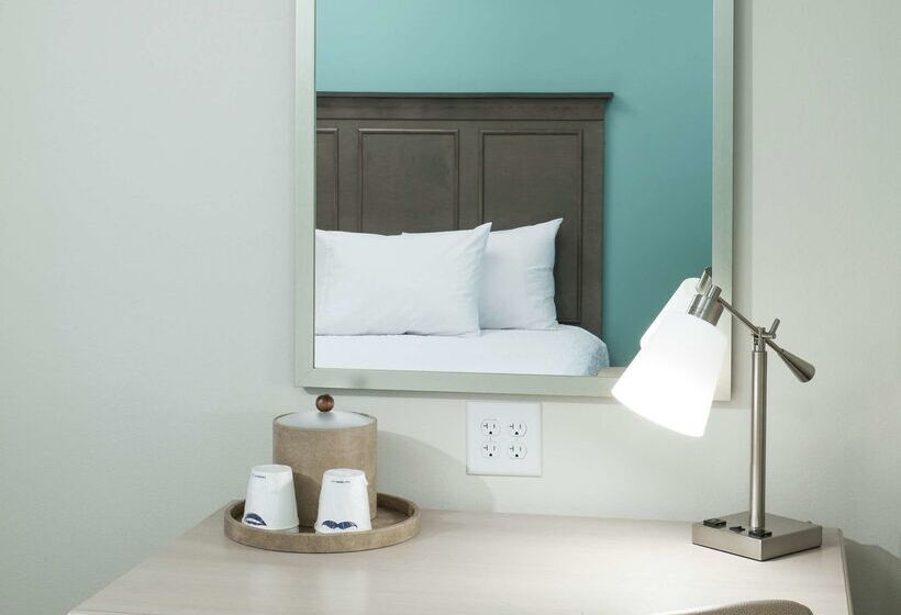 Отель Hampton Inn & Suites Carolina Beach Oceanfront