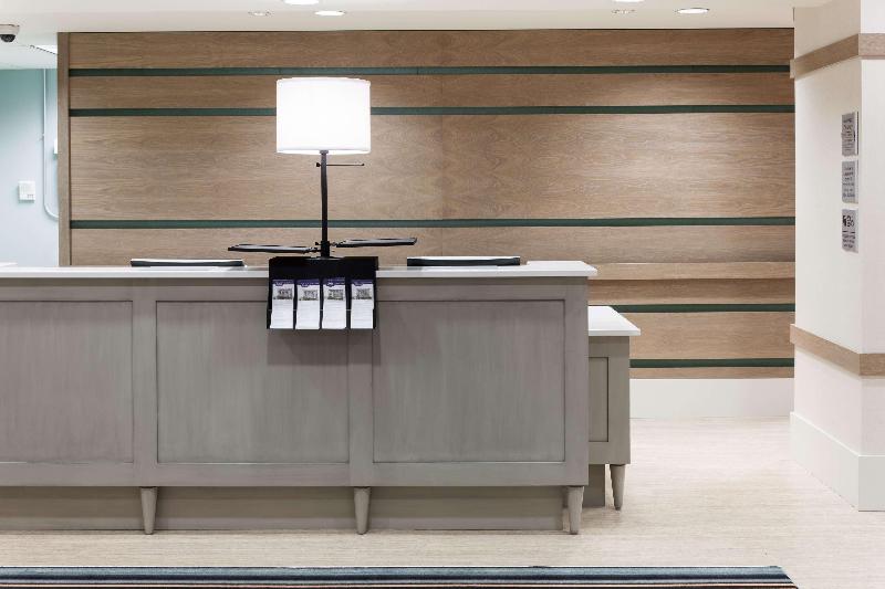 Отель Hampton Inn & Suites Carolina Beach Oceanfront