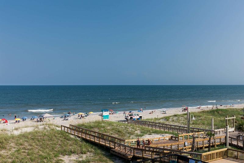 Отель Hampton Inn & Suites Carolina Beach Oceanfront