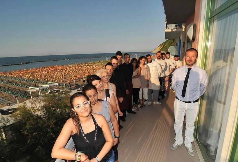 فندق International