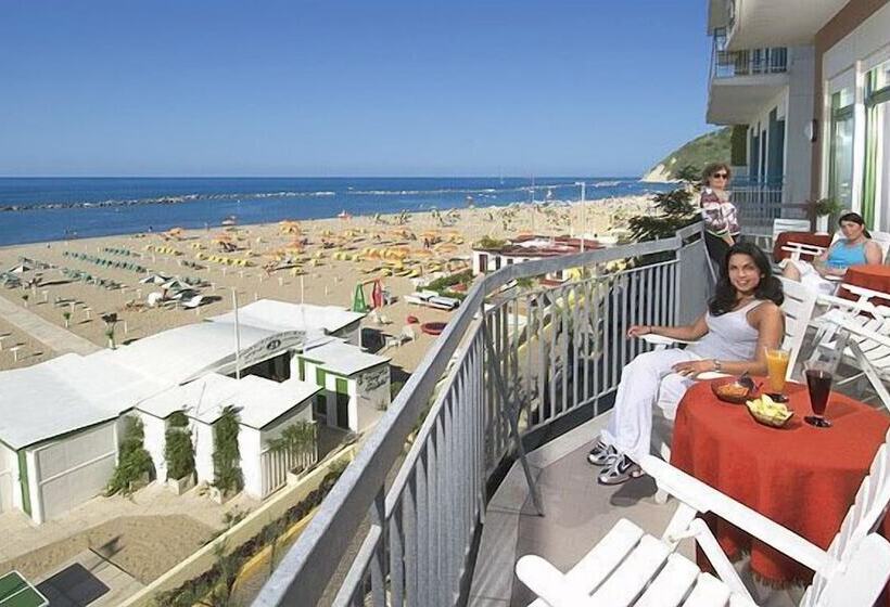 فندق International