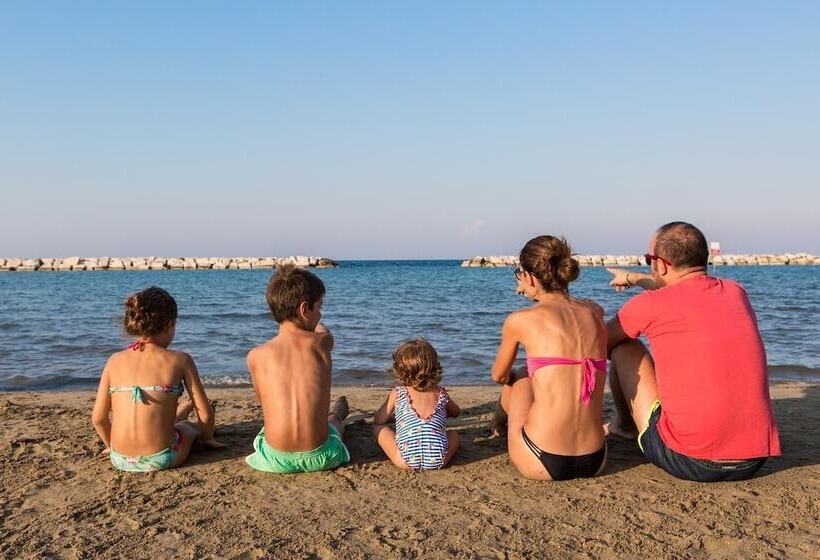 فندق International