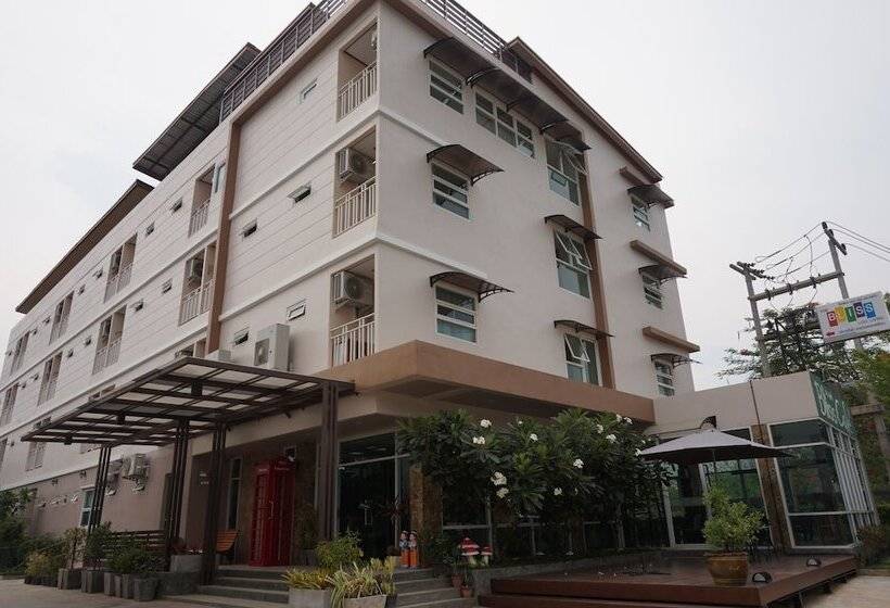 Отель The Bliss Loei Living