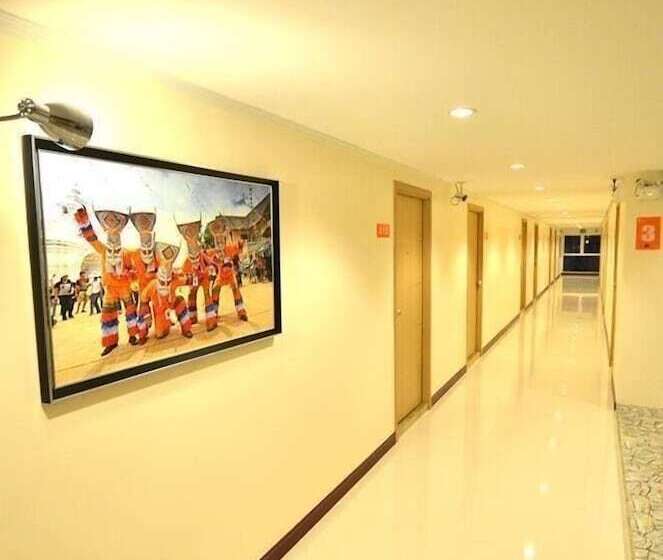 Отель The Bliss Loei Living