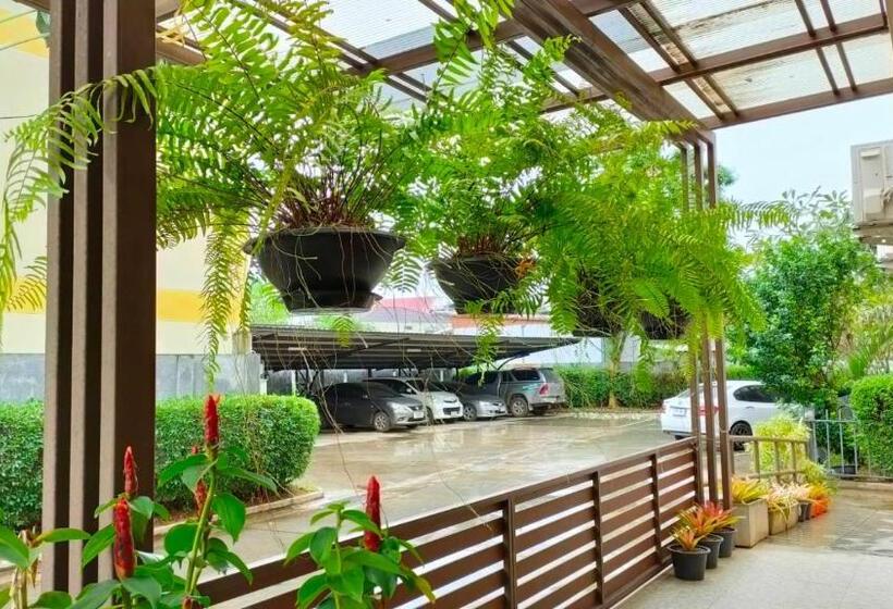 Отель The Bliss Loei Living