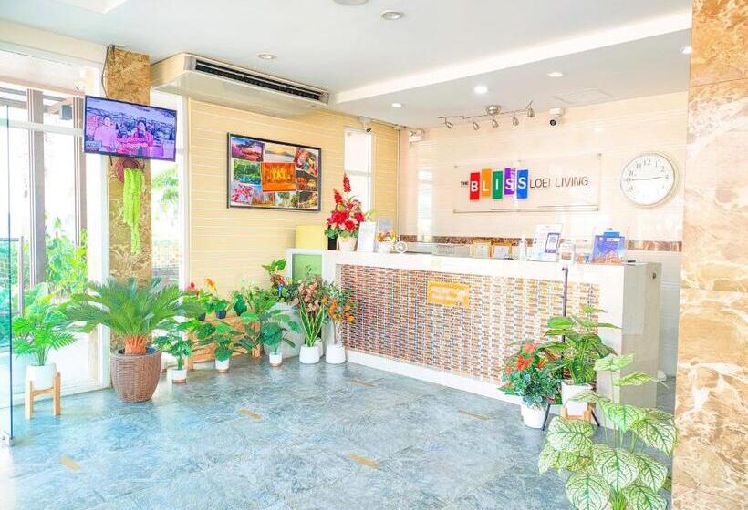 Отель The Bliss Loei Living