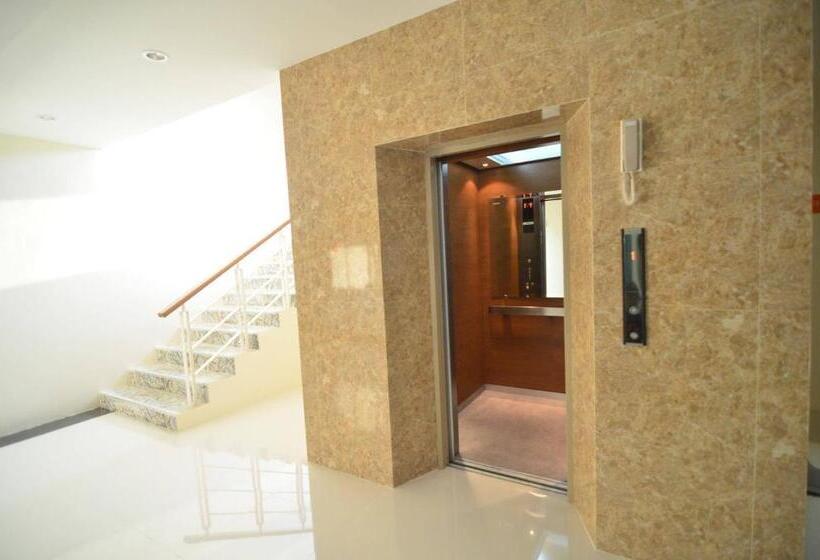 Отель The Bliss Loei Living