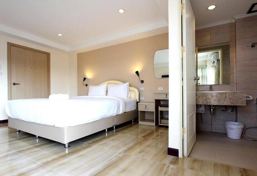 Отель The Bliss Loei Living