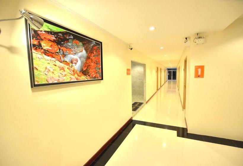 Отель The Bliss Loei Living