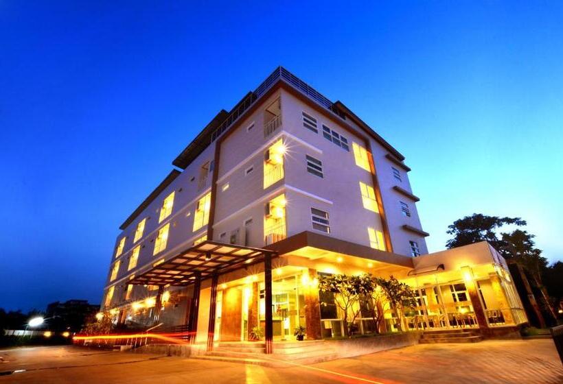 Отель The Bliss Loei Living