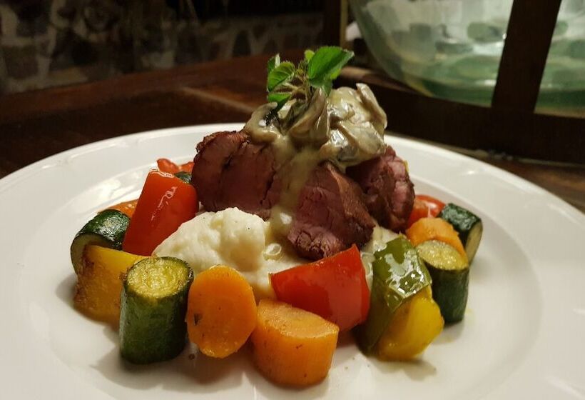 فندق Tutwa Desert Lodge