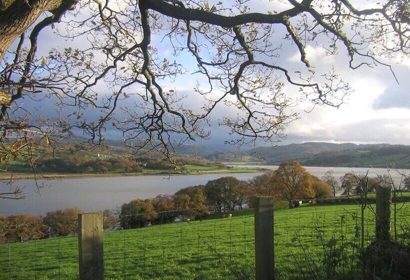 Пансион Glan Heulog Guest House