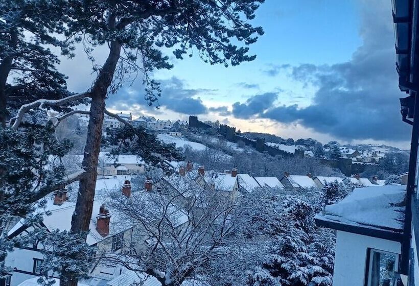 Пансион Glan Heulog Guest House