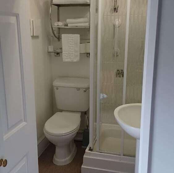 Пансион Glan Heulog Guest House