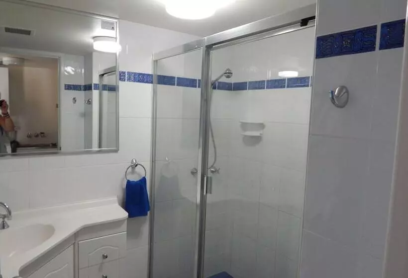 Tranquil Shores Holiday Apartments
