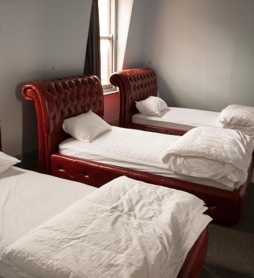 فندق صغير Backpackers Imperial