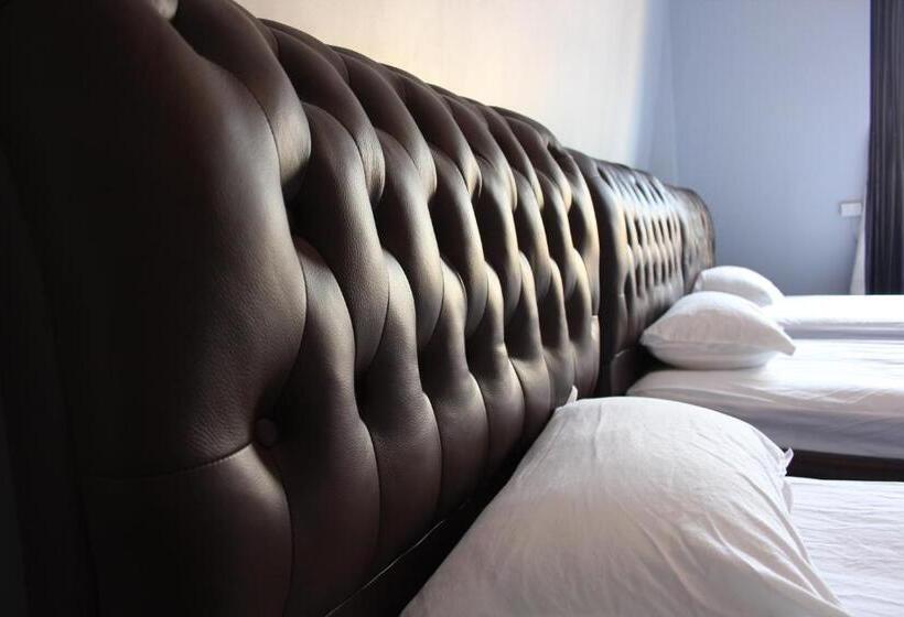 فندق صغير Backpackers Imperial