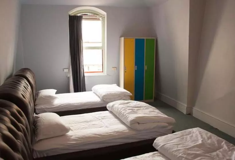 هاستل Backpackers Imperial