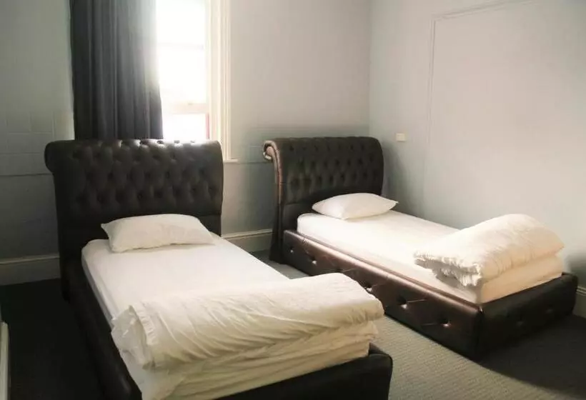 هاستل Backpackers Imperial