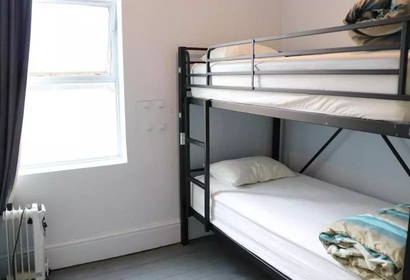 هاستل Backpackers Imperial