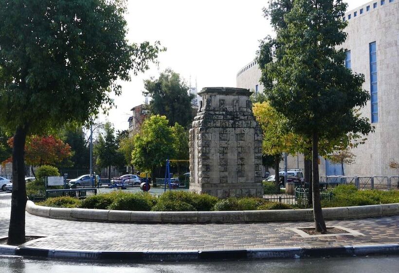 Allenby 2 Bed & Breakfast