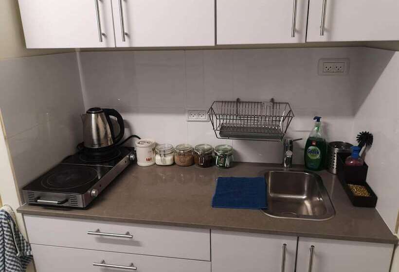 Allenby 2 Bed & Breakfast