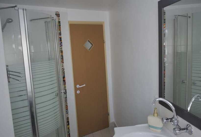 Allenby 2 Bed & Breakfast