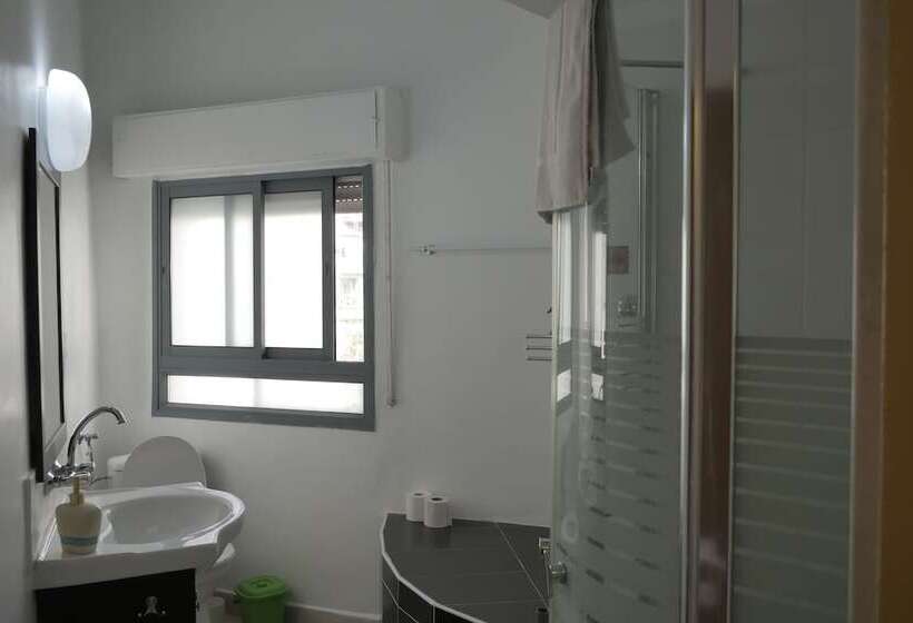 Allenby 2 Bed & Breakfast