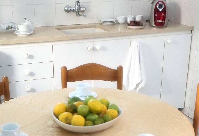 Allenby 2 Bed & Breakfast