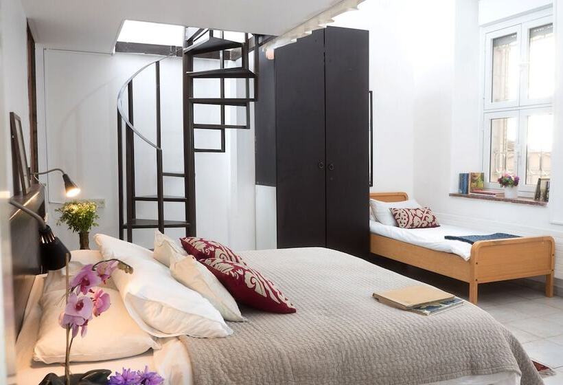 Allenby 2 Bed & Breakfast