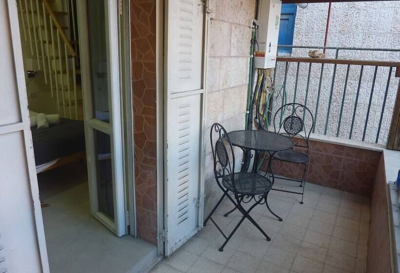 Allenby 2 Bed & Breakfast