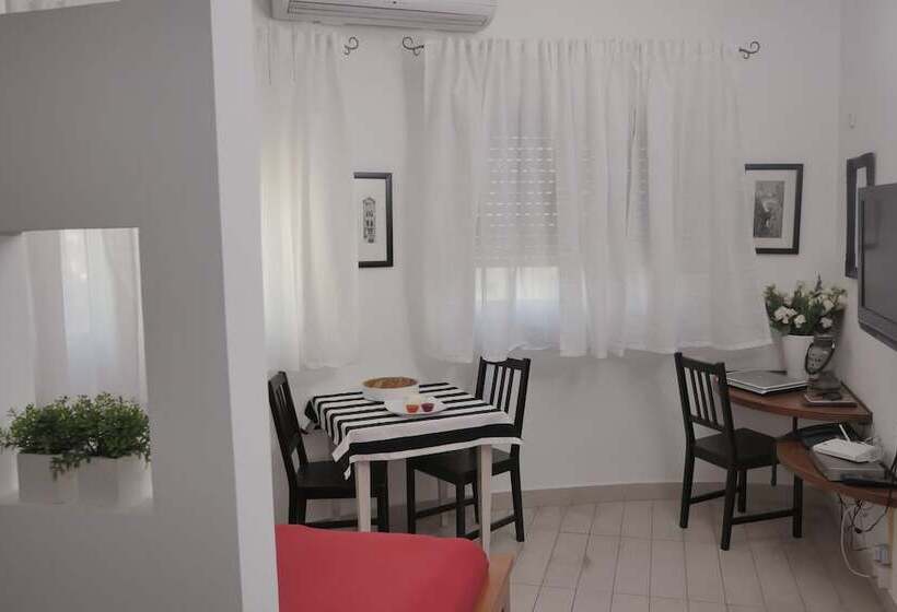 Allenby 2 Bed & Breakfast