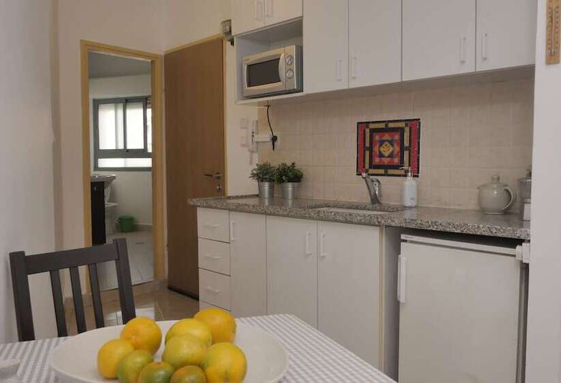 Allenby 2 Bed & Breakfast