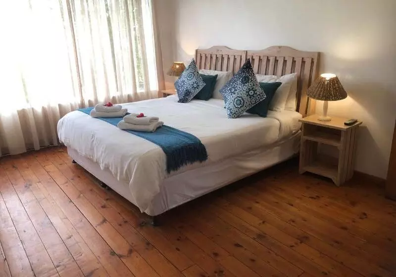 Aquarius Bed And Breakfast