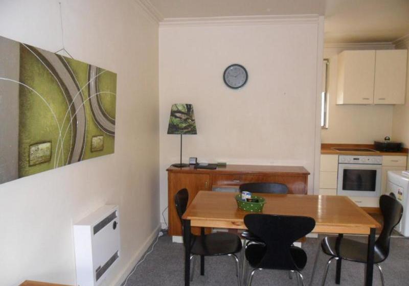 Australian Home Away @ Richmond