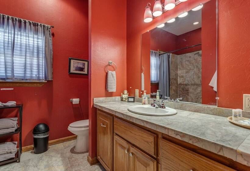 צימר The Whispering Pines Inn