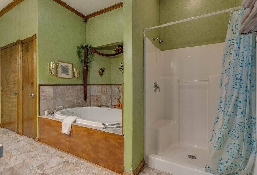 צימר The Whispering Pines Inn