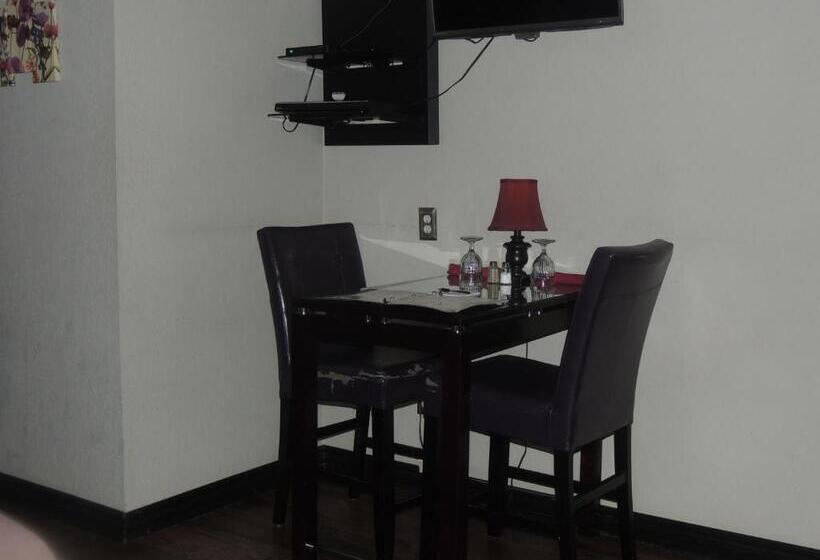 צימר The Whispering Pines Inn