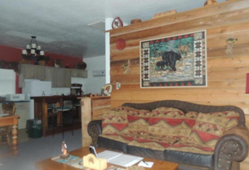 צימר The Whispering Pines Inn