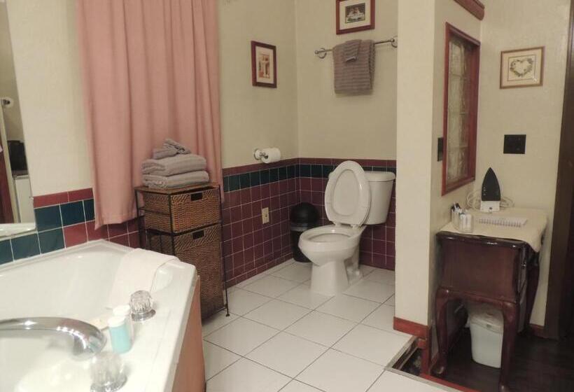 צימר The Whispering Pines Inn