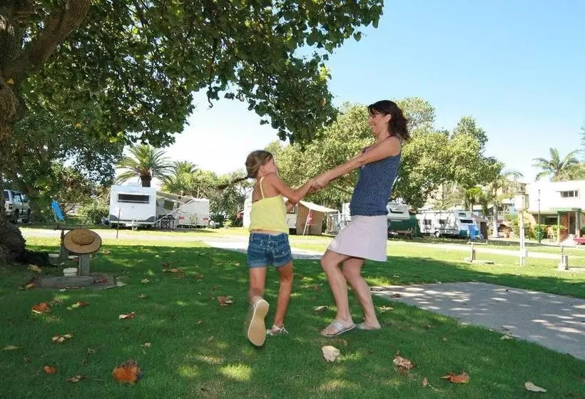 ホテル Burleigh Beach Tourist Park