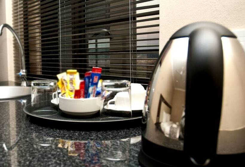 Отель Eagle Nest Luxury Accommodation