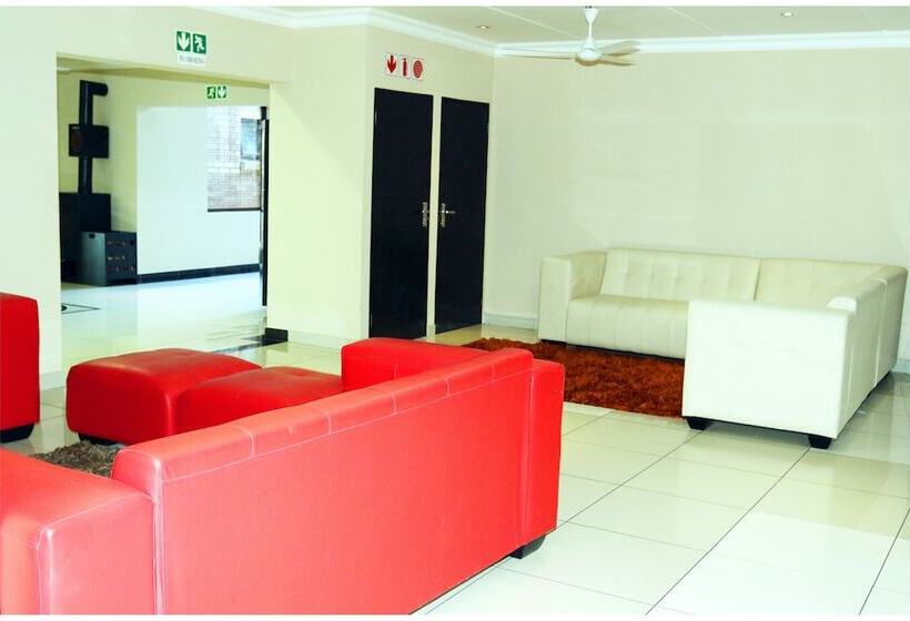 Отель Eagle Nest Luxury Accommodation