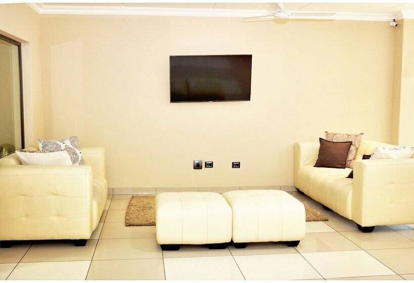 Отель Eagle Nest Luxury Accommodation